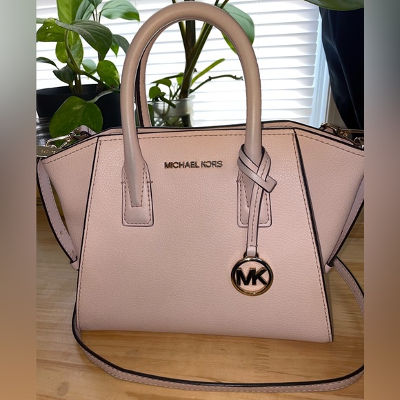 Michael Kors Handbags - Michael Kors purse